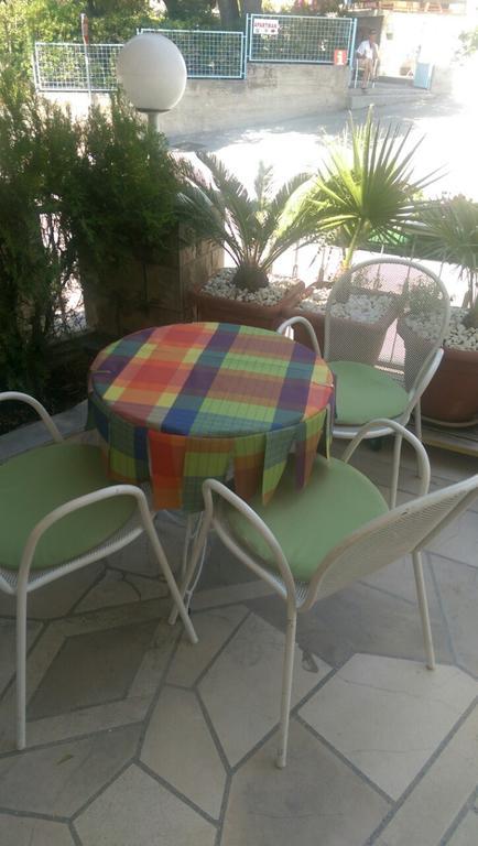 Kuca Skrabic Appartement Baška Voda Buitenkant foto